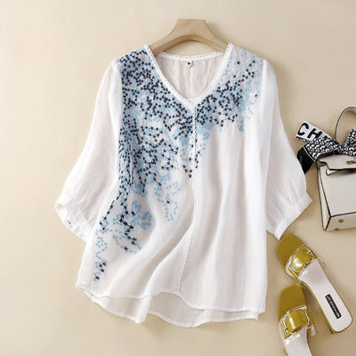 Laurienne™ | Blusa bordada con cuello en V