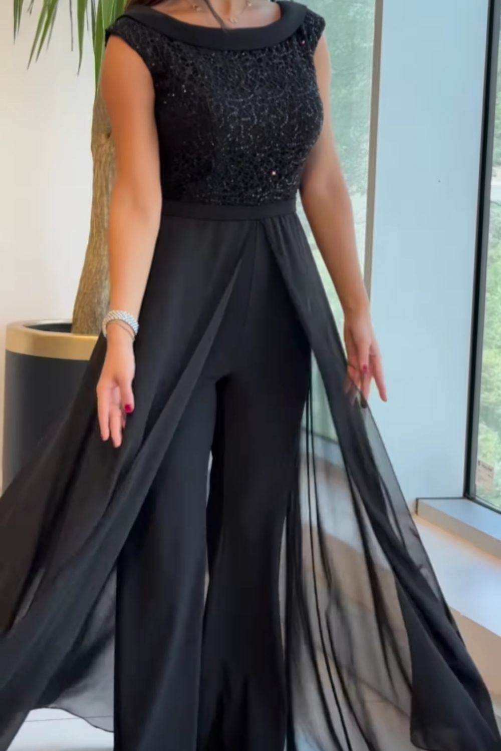 Jessica Luxe | Mono elegante