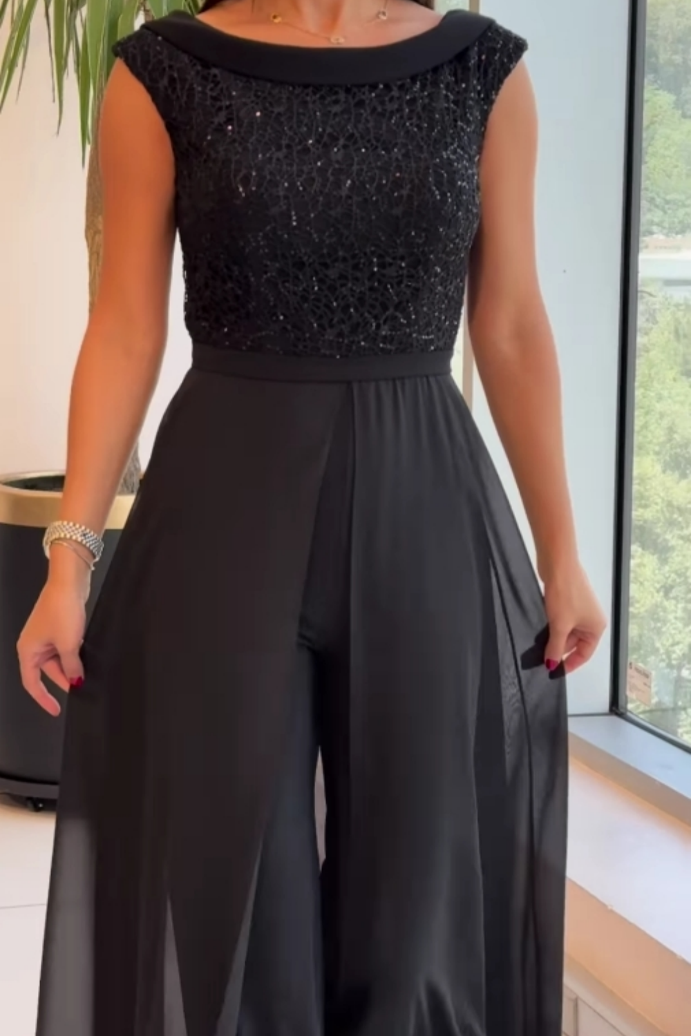 Jessica Luxe | Mono elegante