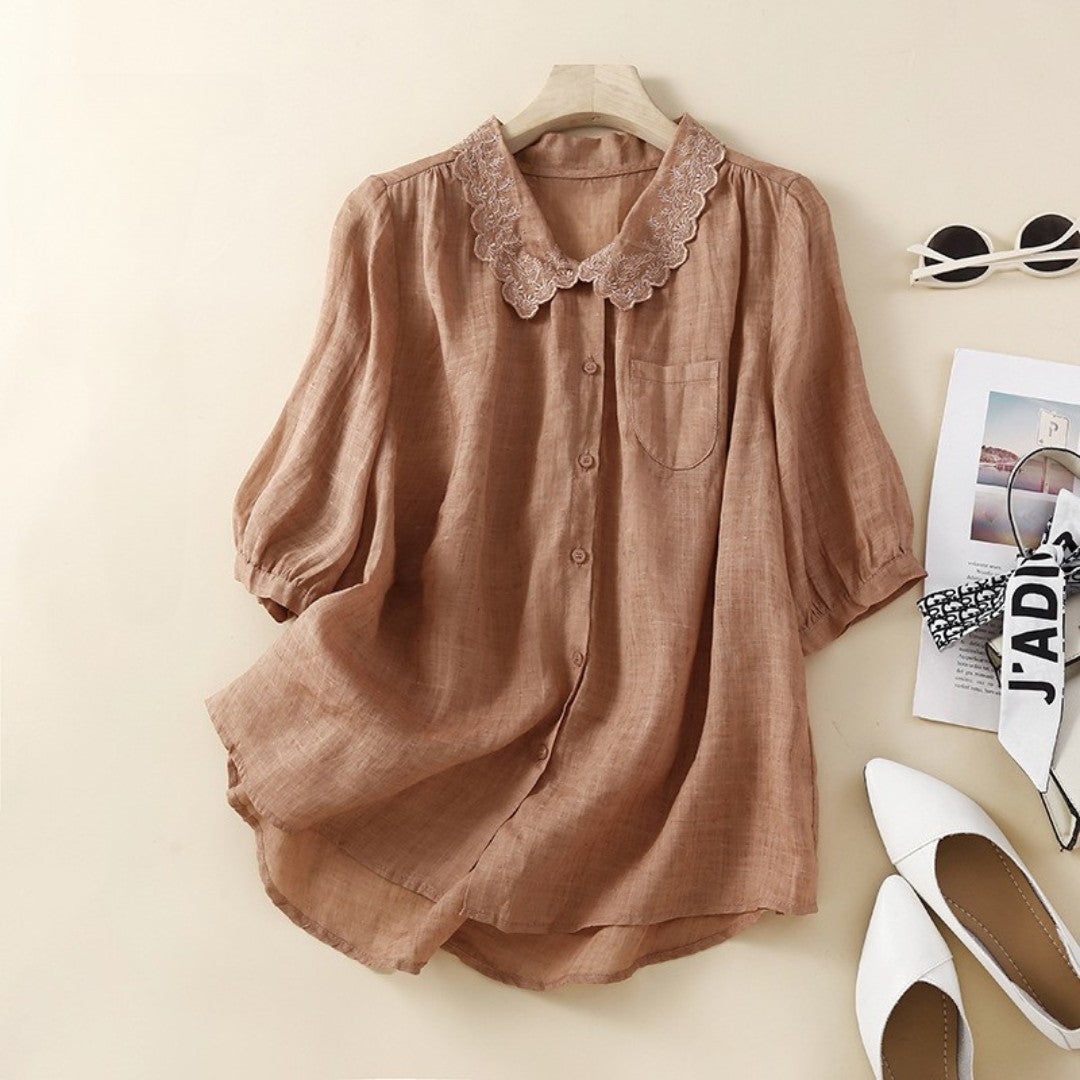Laurienne™ | Blusa abotonada con cuello de encaje
