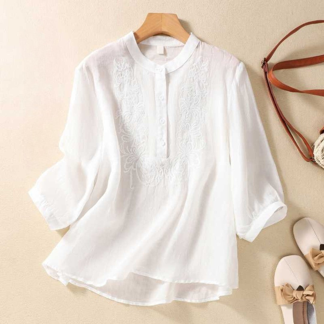 Laurienne™ | Blusa bordada con cuello Mao
