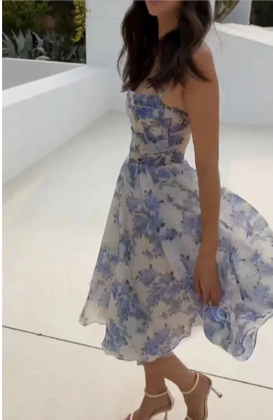 Mila ™ vestido con vuelo de flores