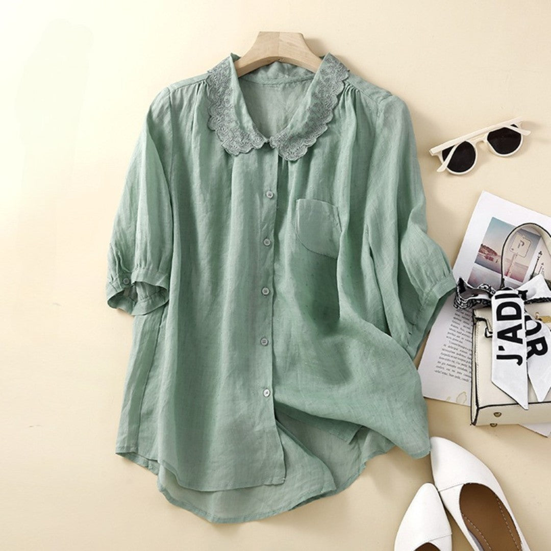 Laurienne™ | Blusa abotonada con cuello de encaje