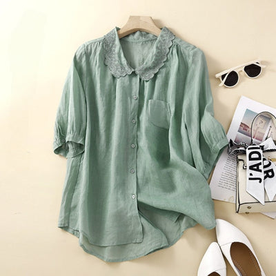 Laurienne™ | Blusa abotonada con cuello de encaje