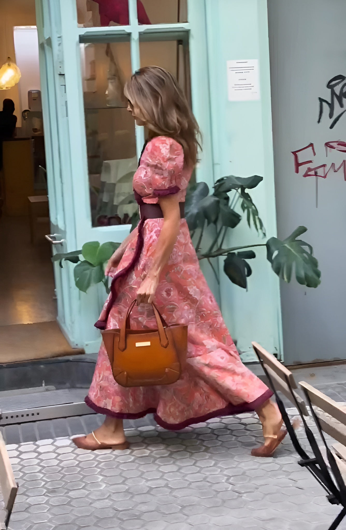 Armen - Elegante vestido largo rosa con mangas cortas