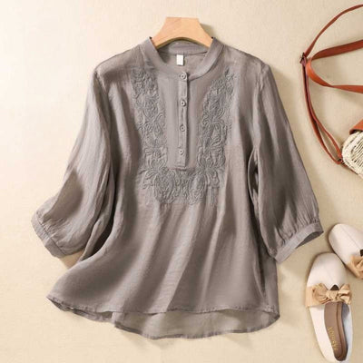 Laurienne™ | Blusa bordada con cuello Mao