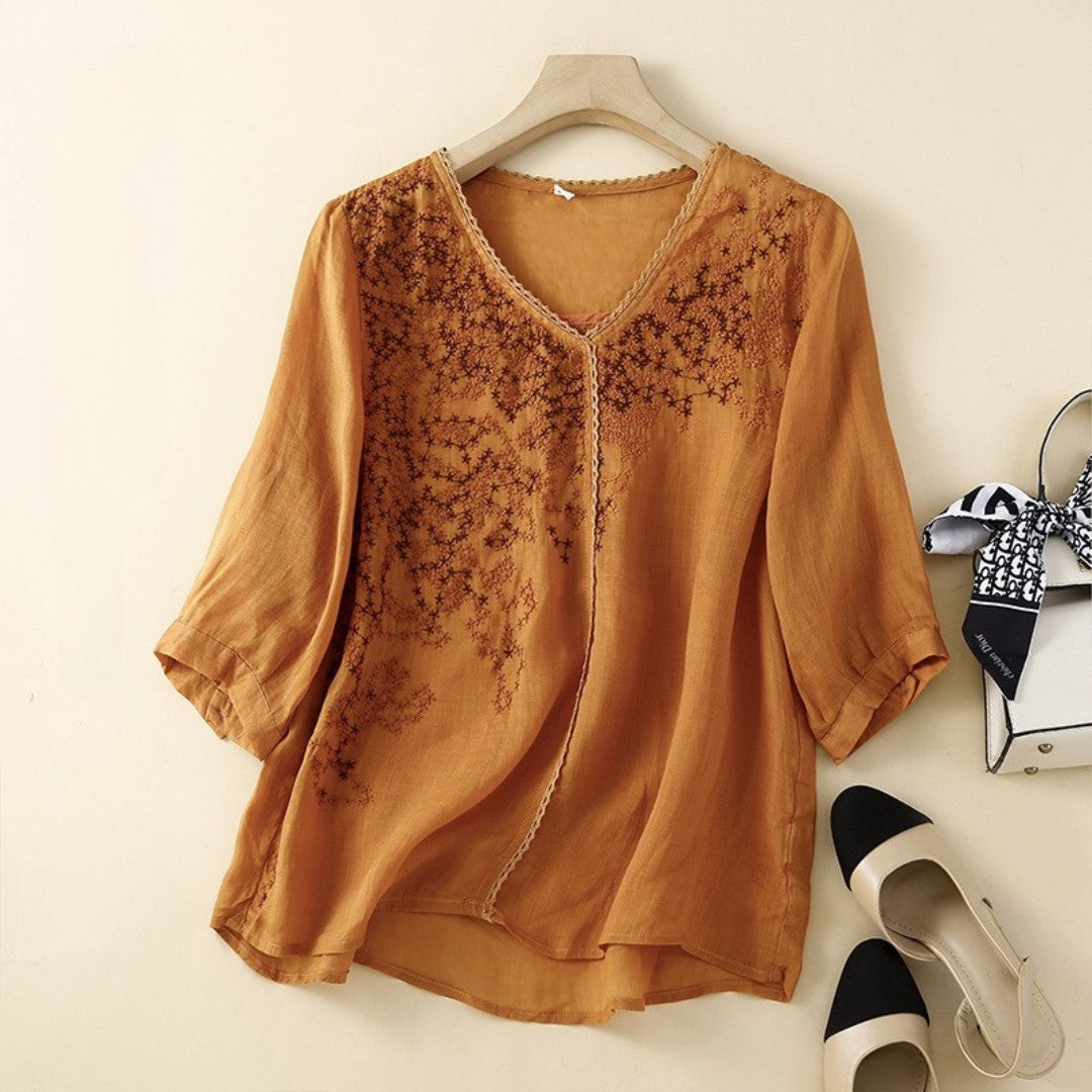 Laurienne™ | Blusa bordada con cuello en V