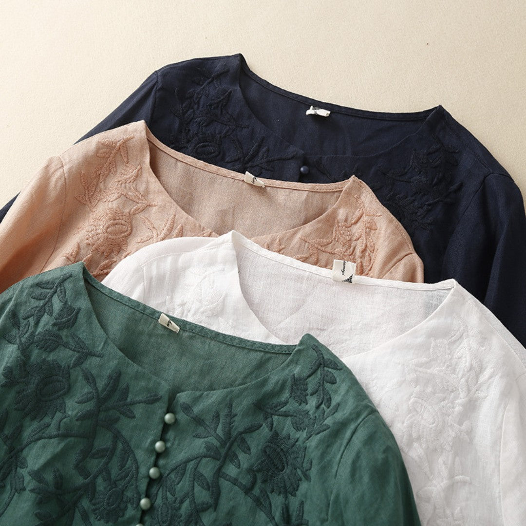 Laurienne™ | Blusa bordada con botones