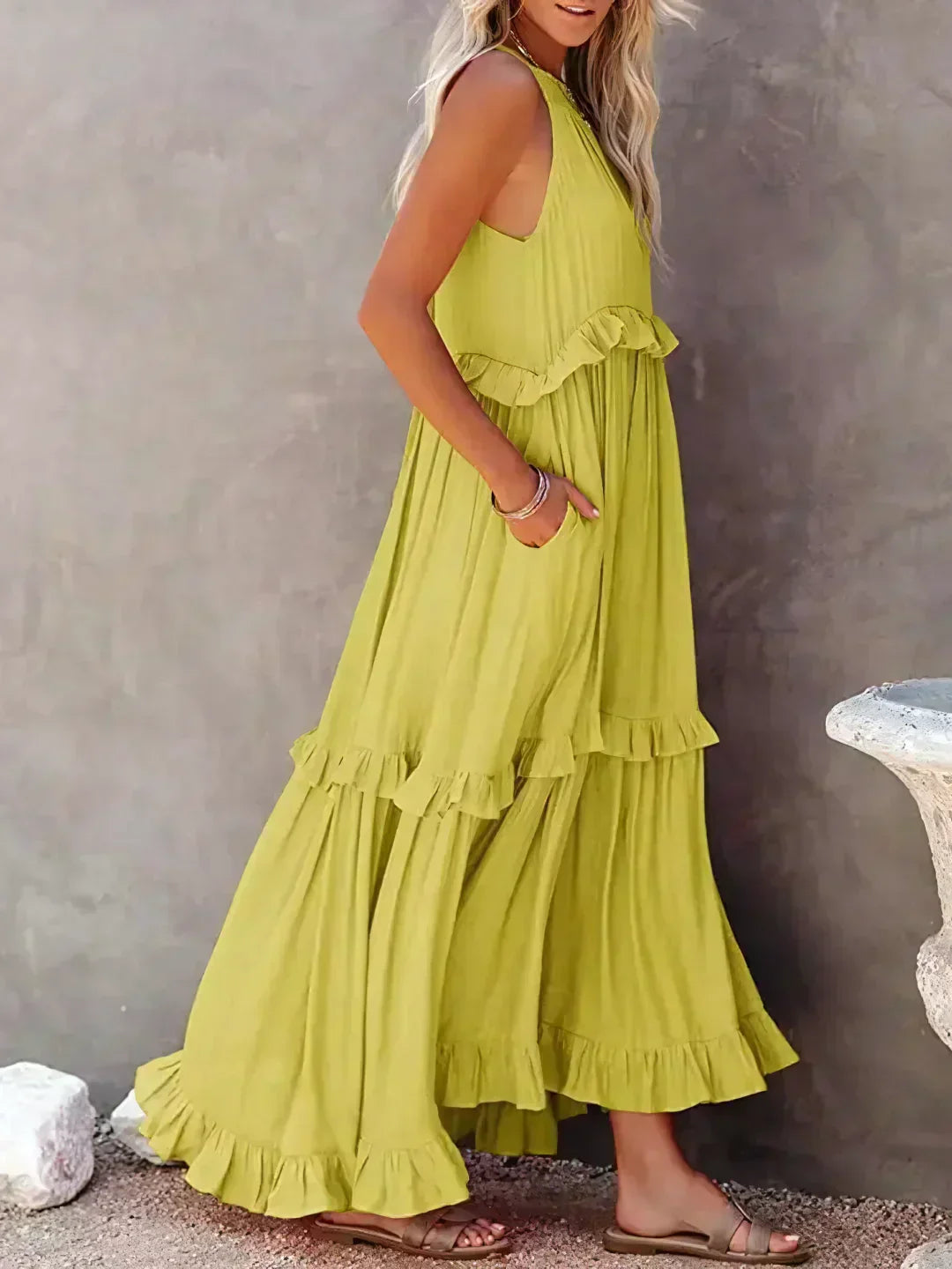 Sarah | Vestido largo con volantes y cuello halter (Casi agotado)