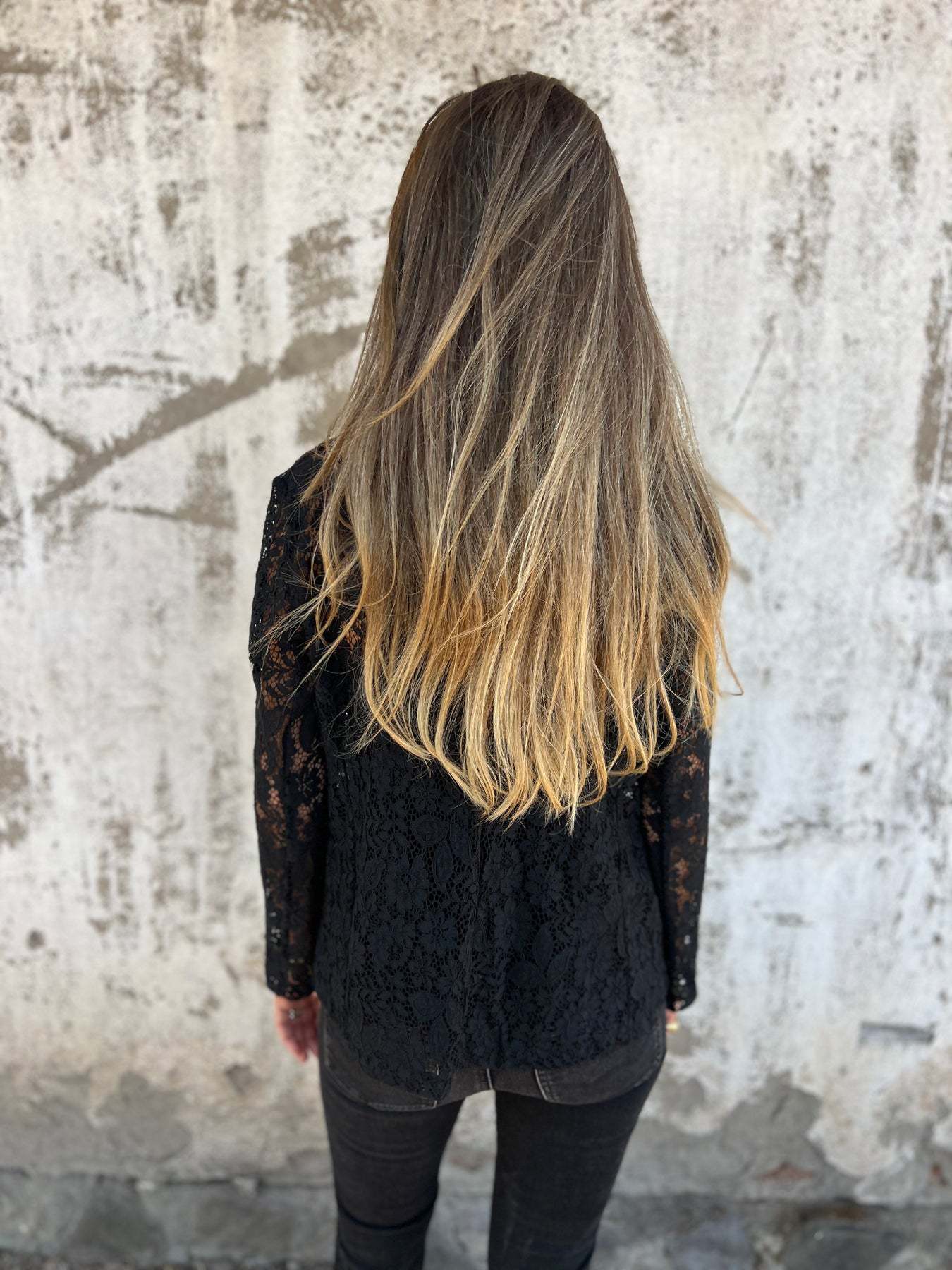Lena |  Blazer de encaje transparente con estructura elegante