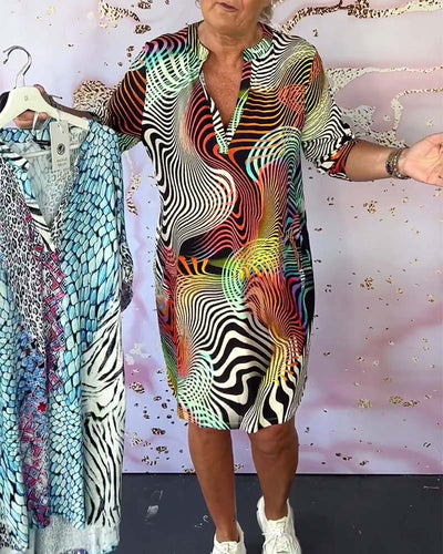 Ria™ | Vestido colorido con cuello en V