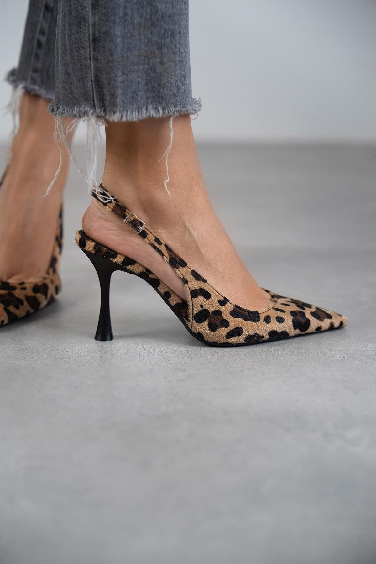Monique – Zapatos de tacón de leopardo con punta puntiaguda